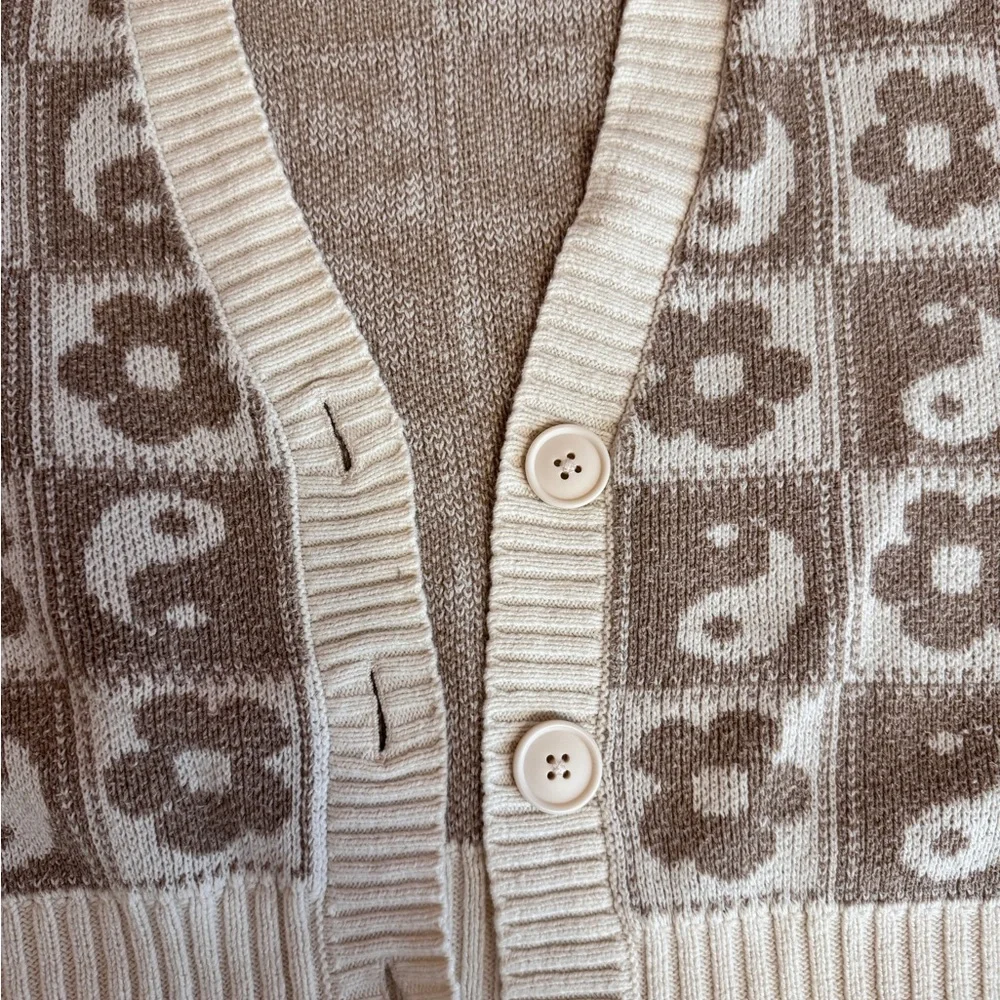 American Eagle Outfitters Beige and Cream Floral Cardigan - Picture 4 of 7